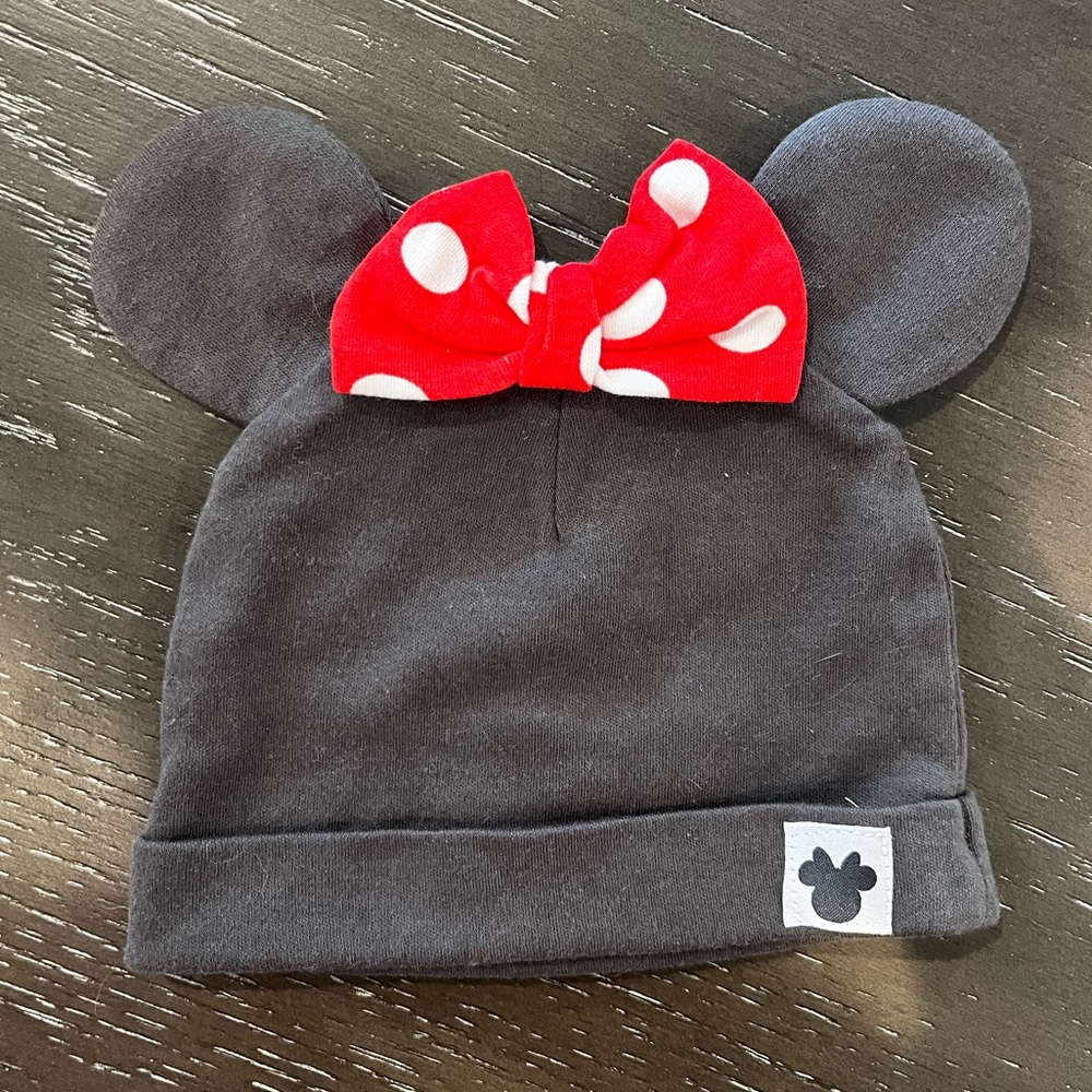 Disney Baby Minnie Mouse Hat Disney World Beanie NWOT 3-6 Months Gray Red White